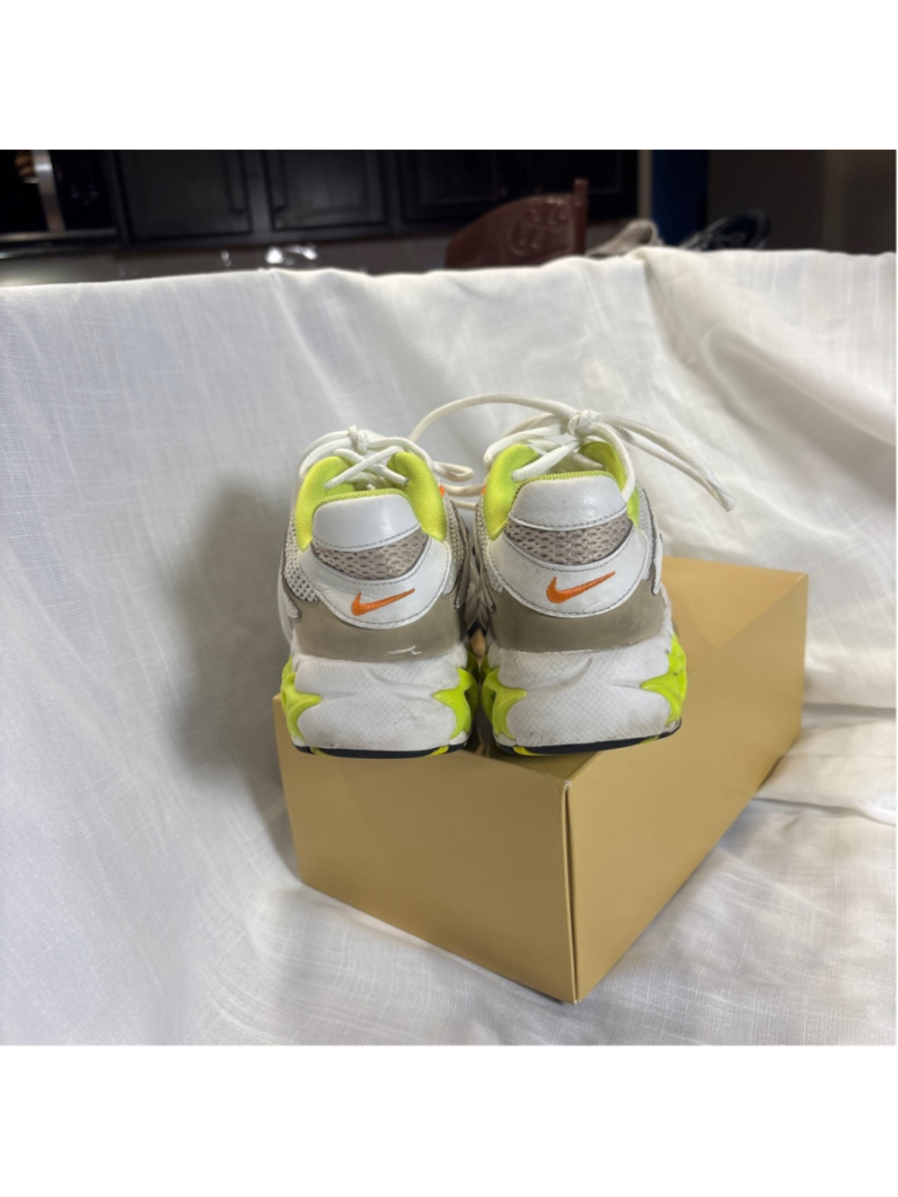 Nike Wmns Zoom Air Fire 'Summit White Volt' sz 9.5 - Picture 5 of 7